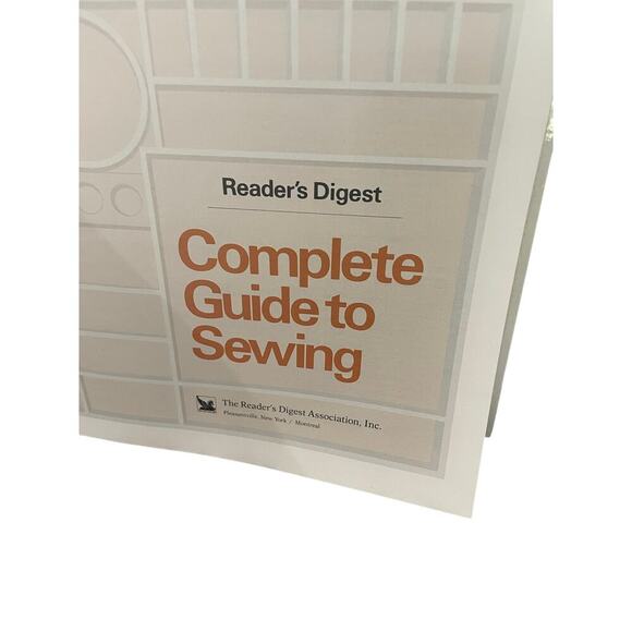 READER DIGEST COMPLETE GUIDE SEWING HARD COVER BOOK 1992 EDITION - Picture 3 of 8